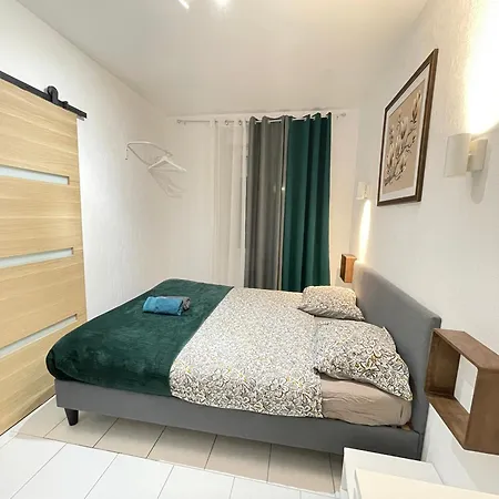 Mega Cool Flat France Suisse Apartment