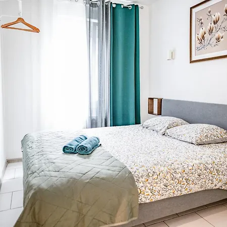 Апартаменты Mega Cool Flat France Suisse *